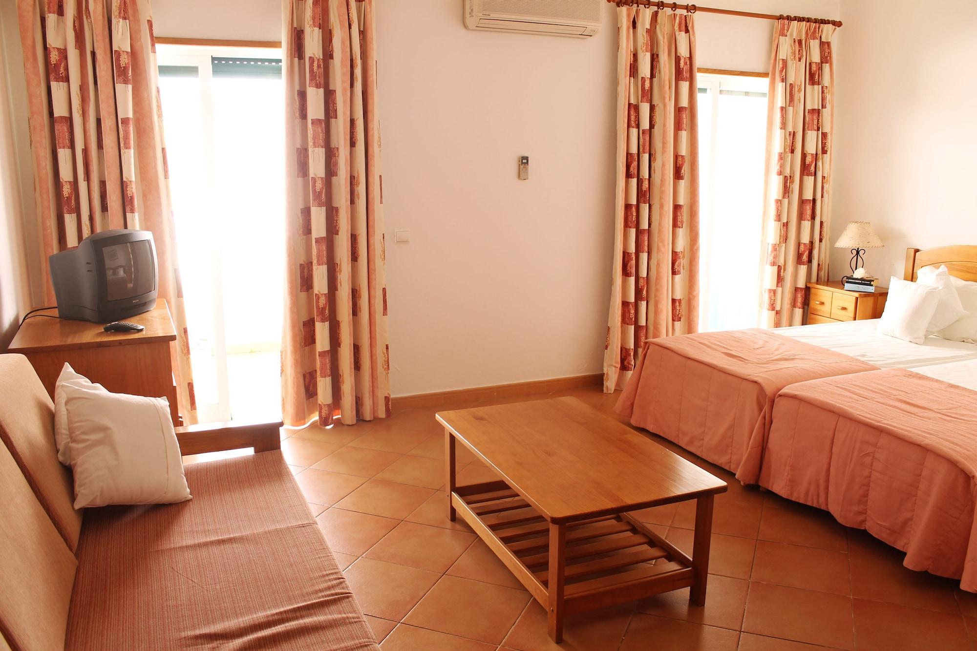 Oasis Beach Apartments Praia Da Luz ภายนอก รูปภาพ
