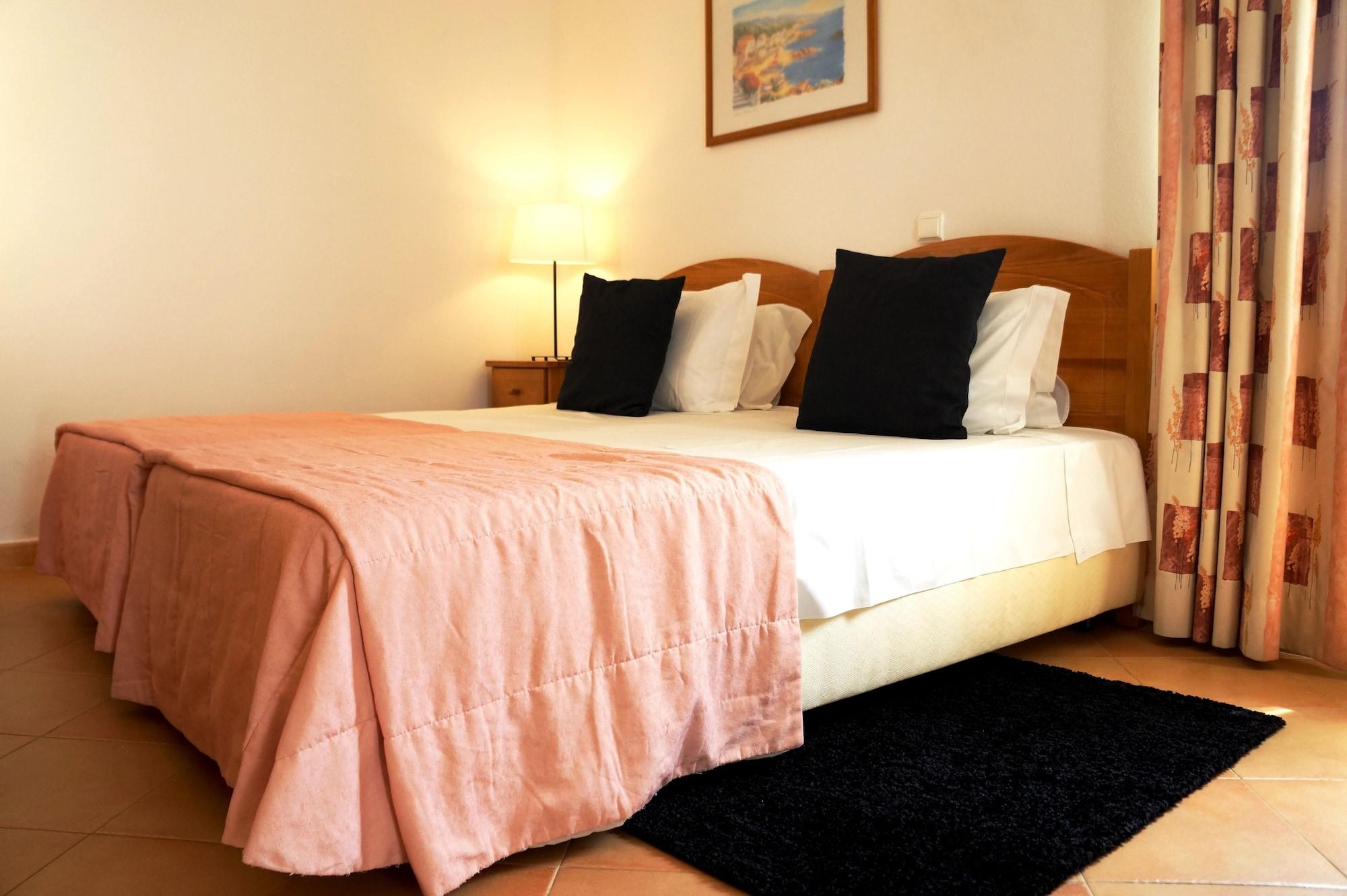 Oasis Beach Apartments Praia Da Luz ภายนอก รูปภาพ