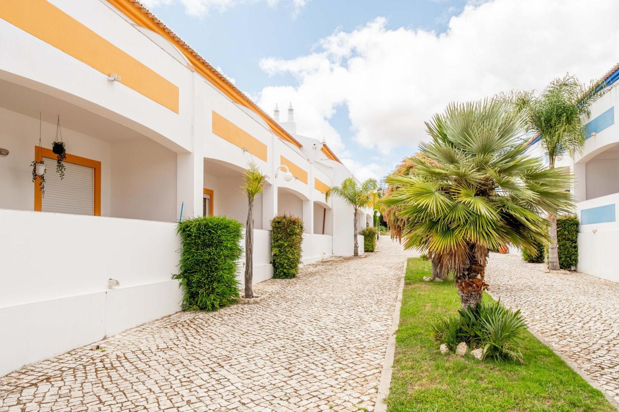 Oasis Beach Apartments Praia Da Luz ภายนอก รูปภาพ