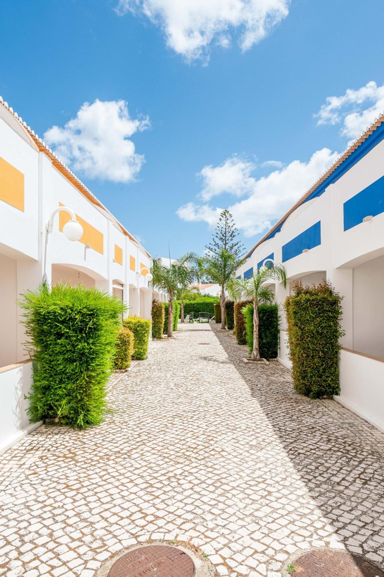 Oasis Beach Apartments Praia Da Luz ภายนอก รูปภาพ