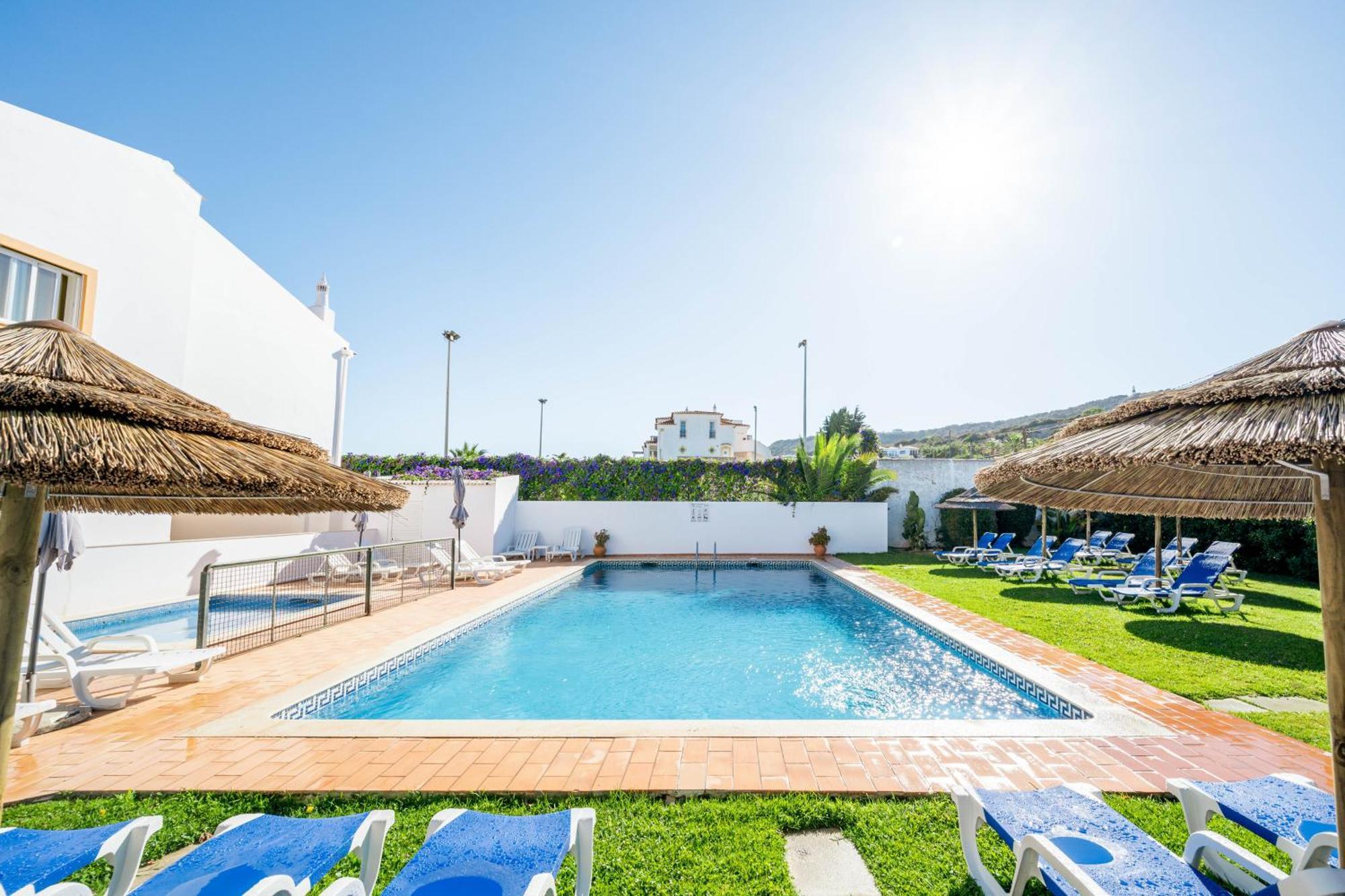 Oasis Beach Apartments Praia Da Luz ภายนอก รูปภาพ